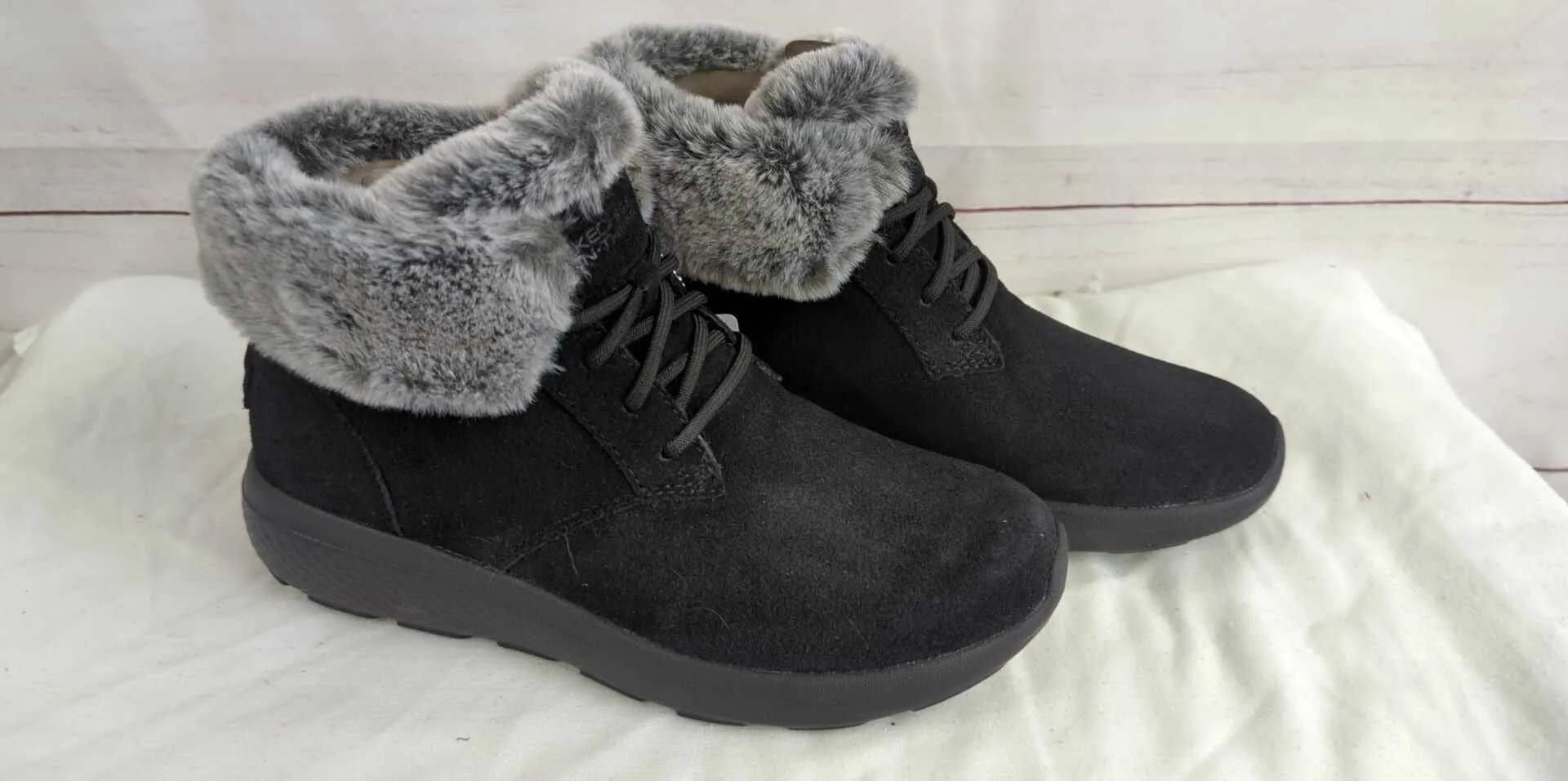 6M BLACK A459703 Skechers On-the-GO City 2 Suede Ankle Boots - Winter Wishes