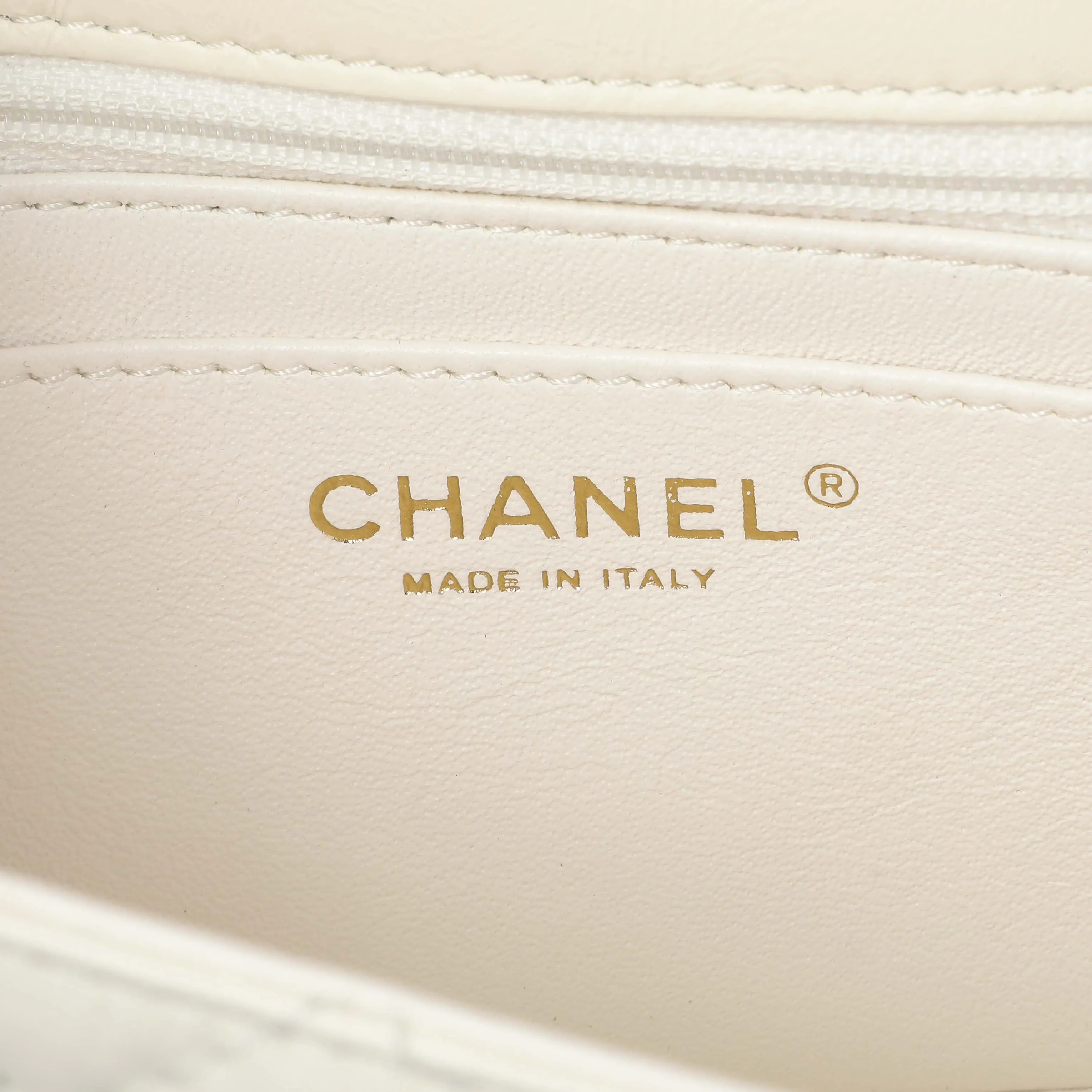 Chanel White Quilted Aged Calfskin 2.55 Reissue Flap 224