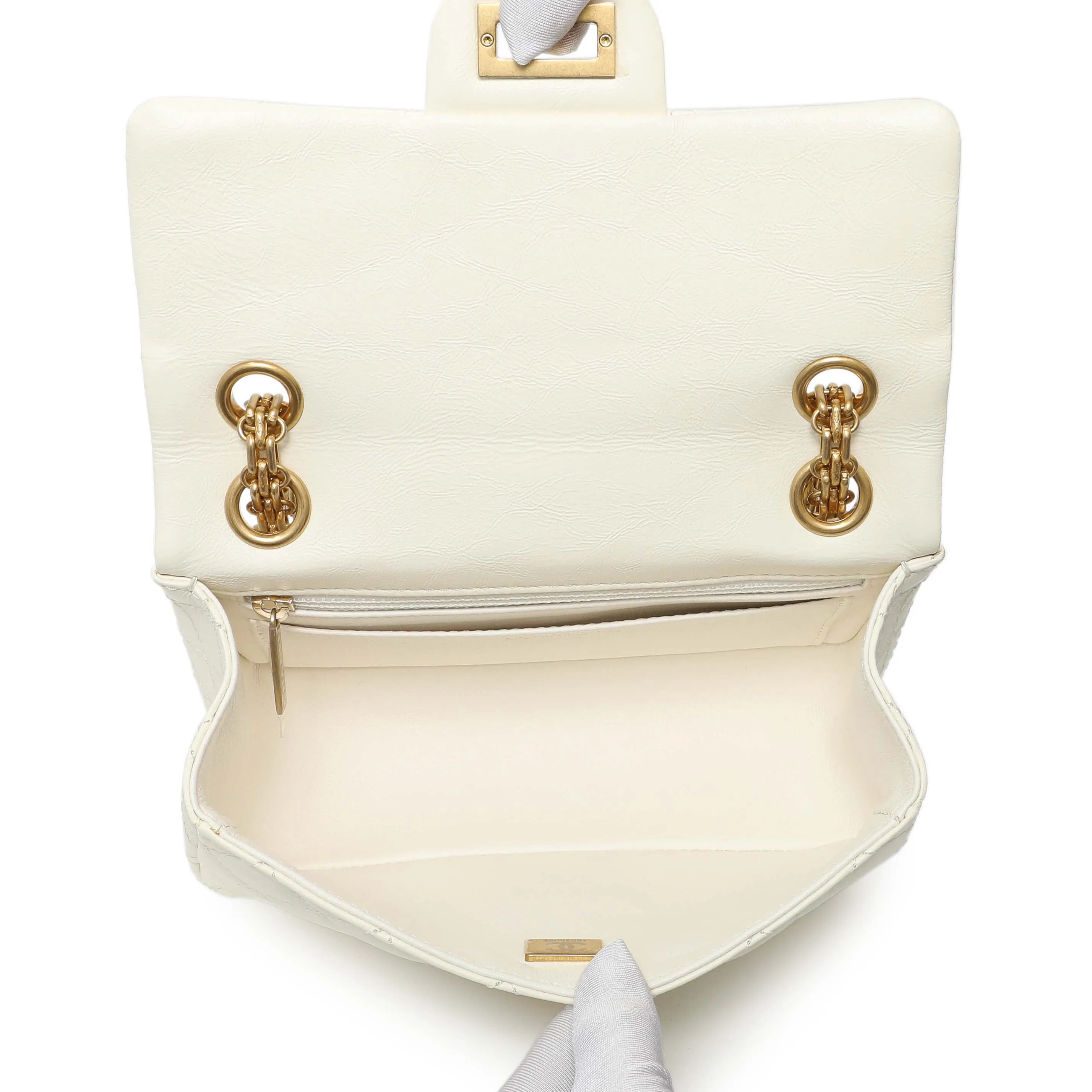 Chanel White Quilted Aged Calfskin 2.55 Reissue Flap 224