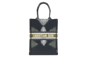 CHRISTIAN DIOR TIE VERTICAL BOOK TOTE (50-MA-0260) BLACK, GREEN & WHITE  CANVAS WITH CARD, DUST COVER AND BOX