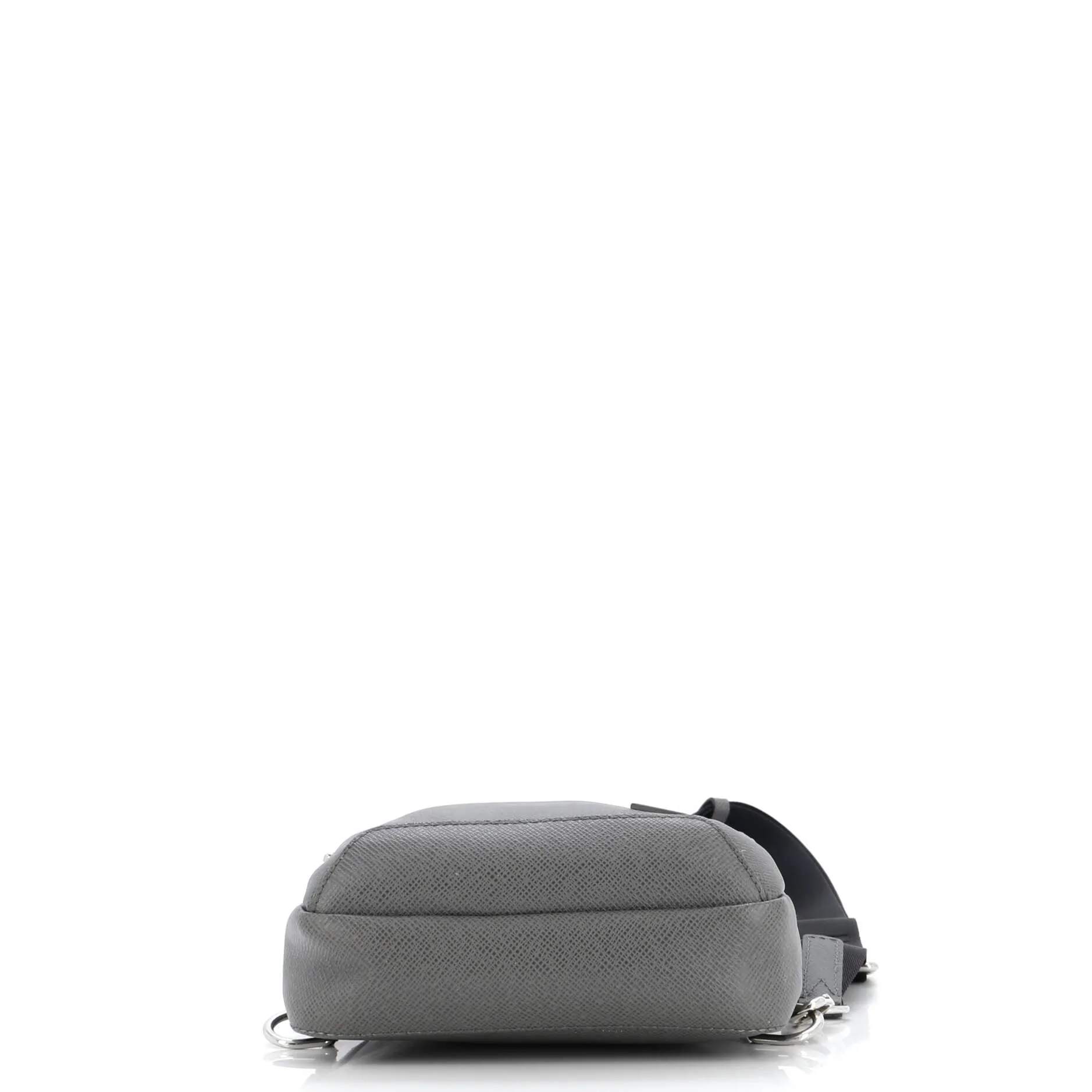 Designer Avenue Sling Bag Taiga Leather
