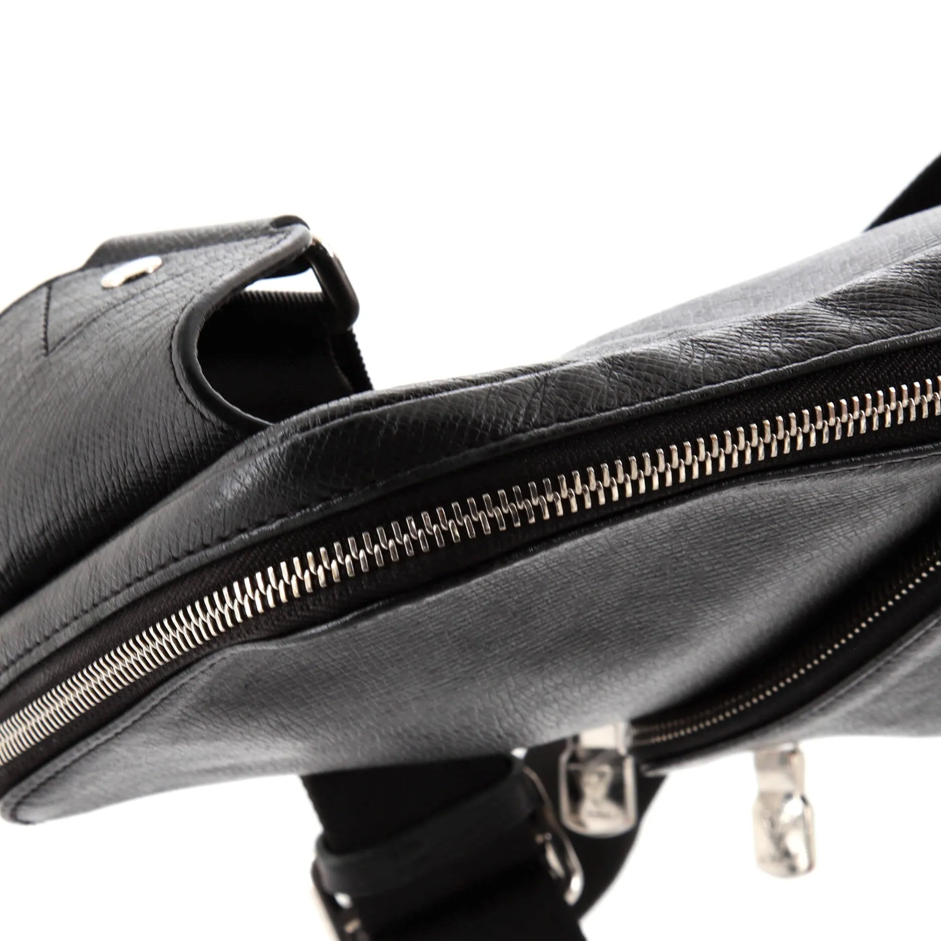 Designer Avenue Sling Bag Taiga Leather