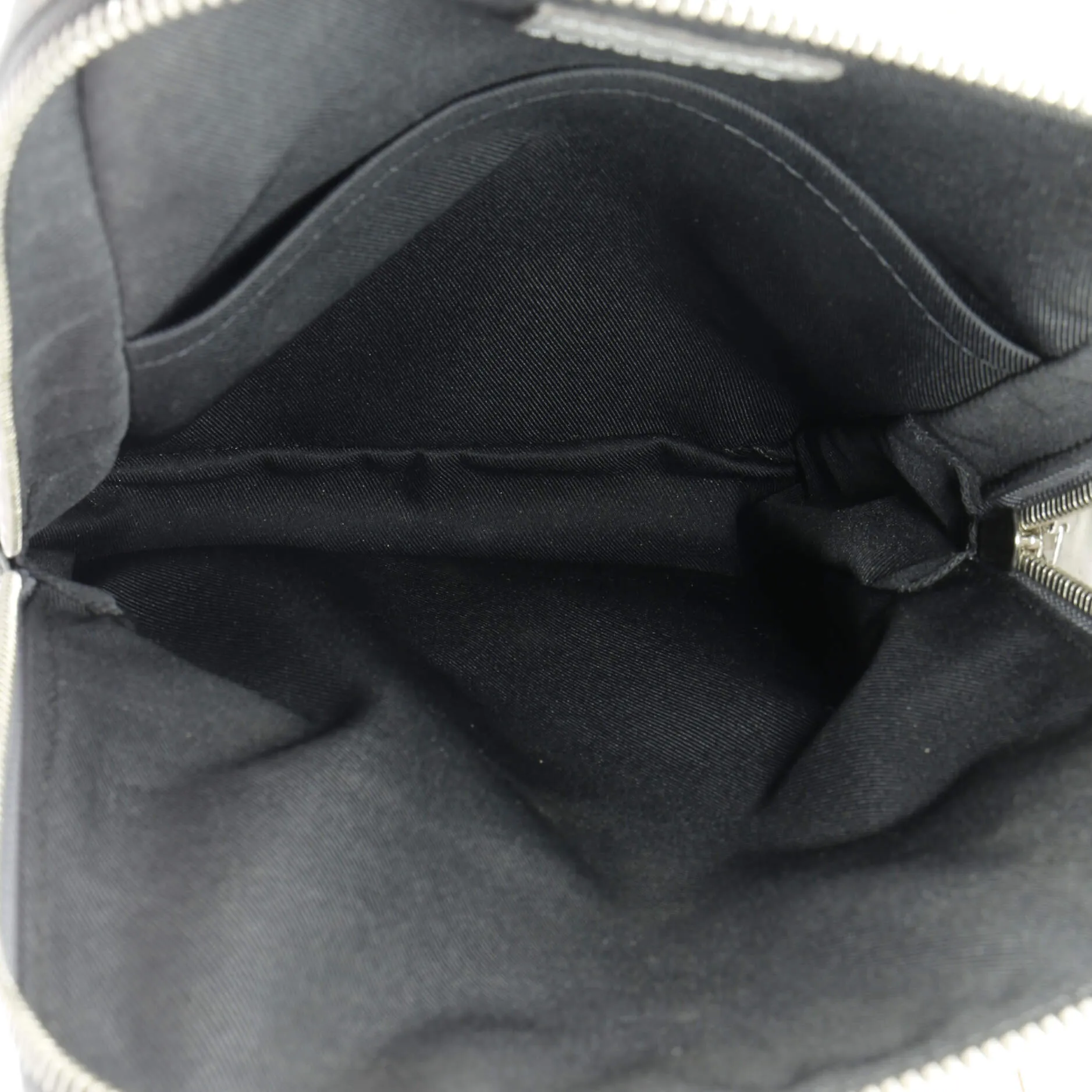 Designer Avenue Sling Bag Taiga Leather