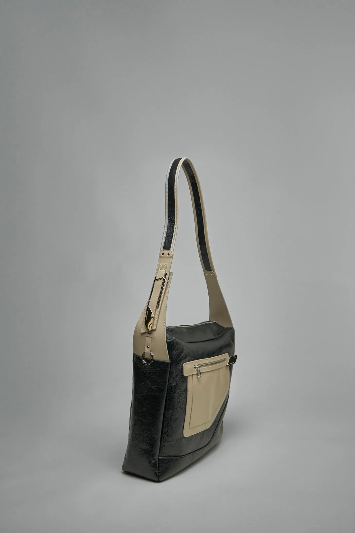 Deultum Leather Bag