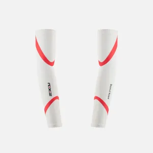 District Vision   2XU Lightweight Desert Comp Arm Guard - White/Heat Visions