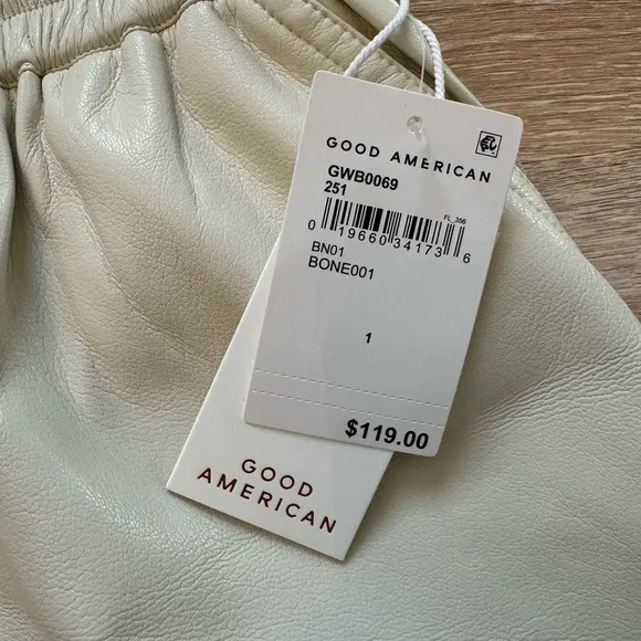 Good American Better Than Leather Short Small