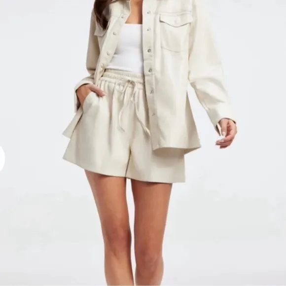 Good American Better Than Leather Short Small