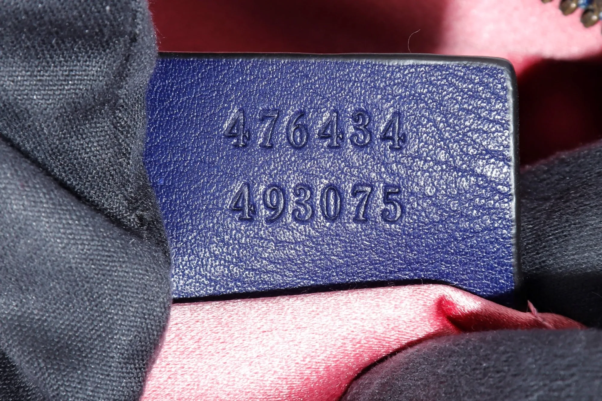Gucci Marmont Small Size Blue Quilted Suede Leather Bod Bod Body Bag (476434 9FRDT 493075), no Dust Cover