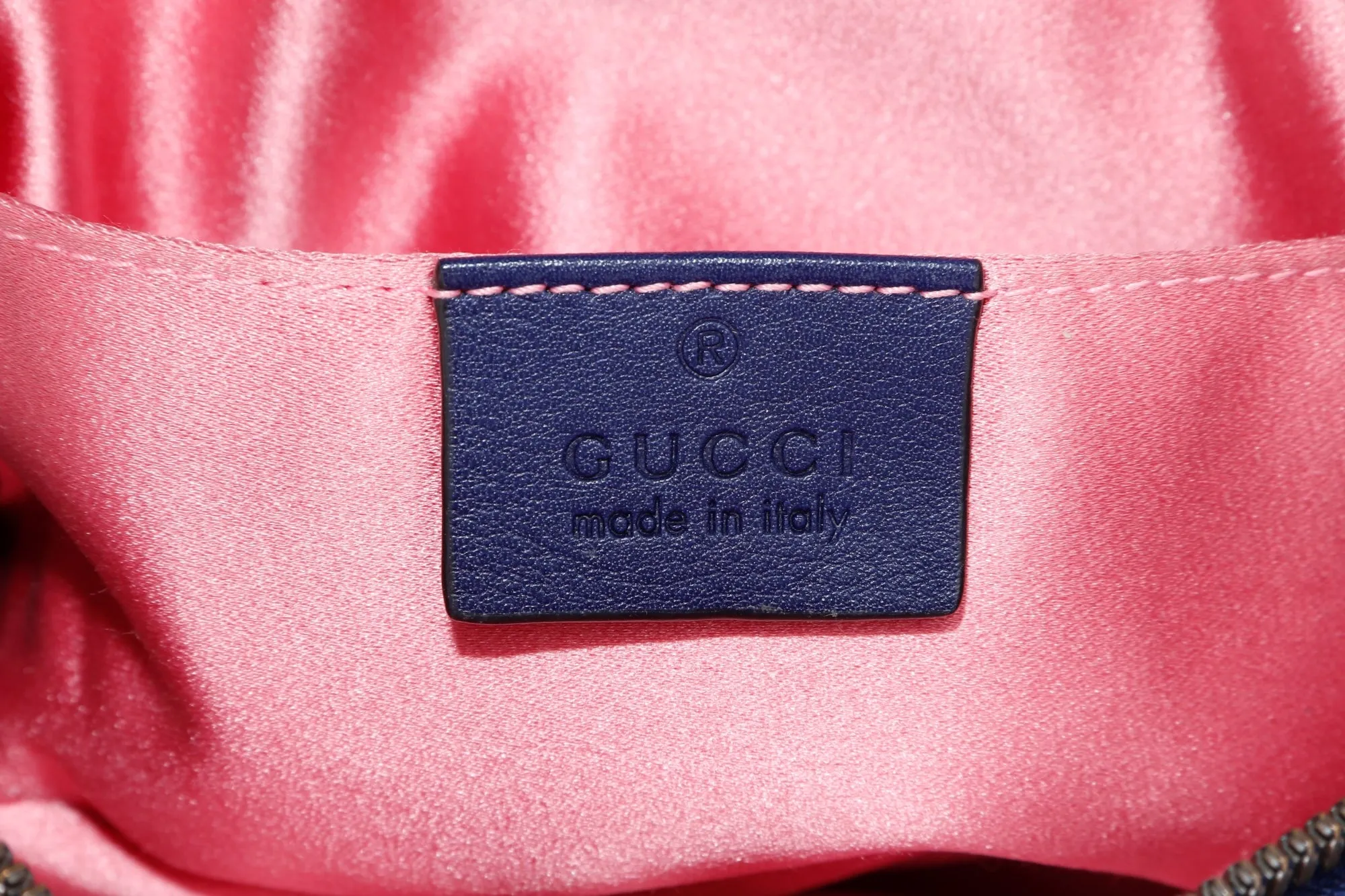 Gucci Marmont Small Size Blue Quilted Suede Leather Bod Bod Body Bag (476434 9FRDT 493075), no Dust Cover