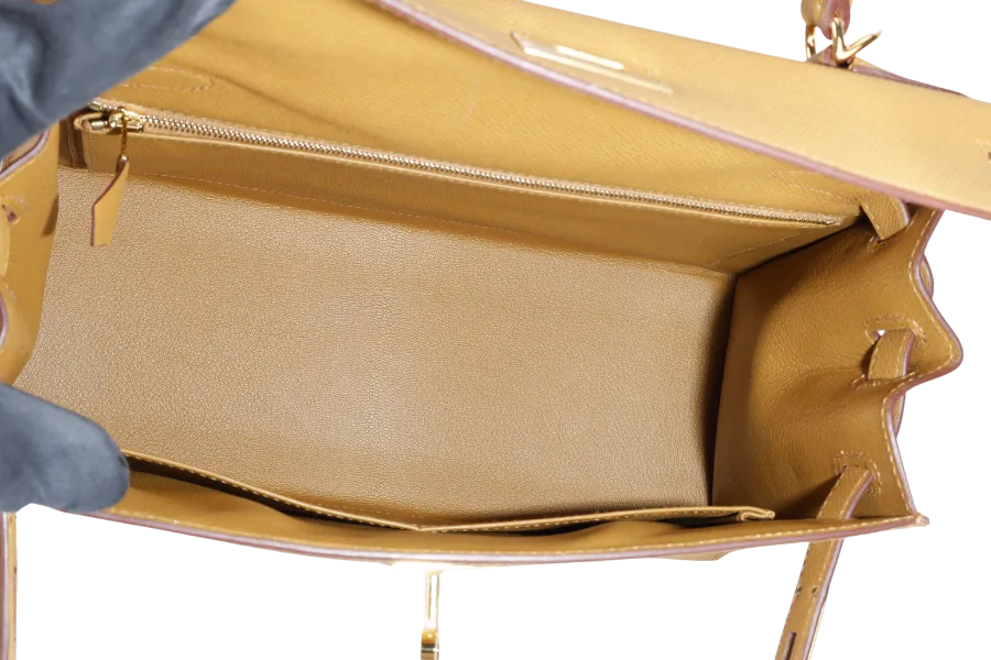 HERMES KELLY 28 SELLIER SESAME EPSOM GOLD HARDWARE STAMP Y (2020) WITH DUST COVER, LOCK, KEYS, RAINCOAT AND STRAPS