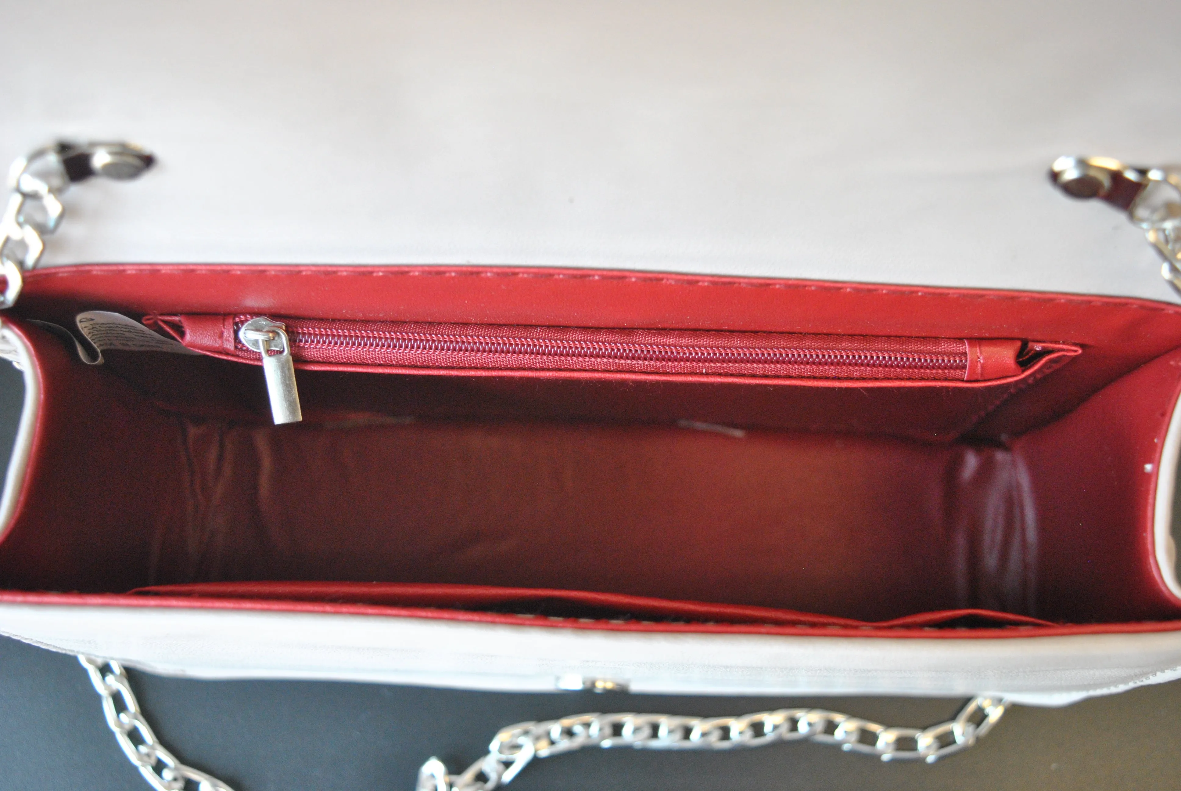 LIGHT BEIGE CROSSBODY / CLUTCH HANDBAG WITH SILVER CHAIN