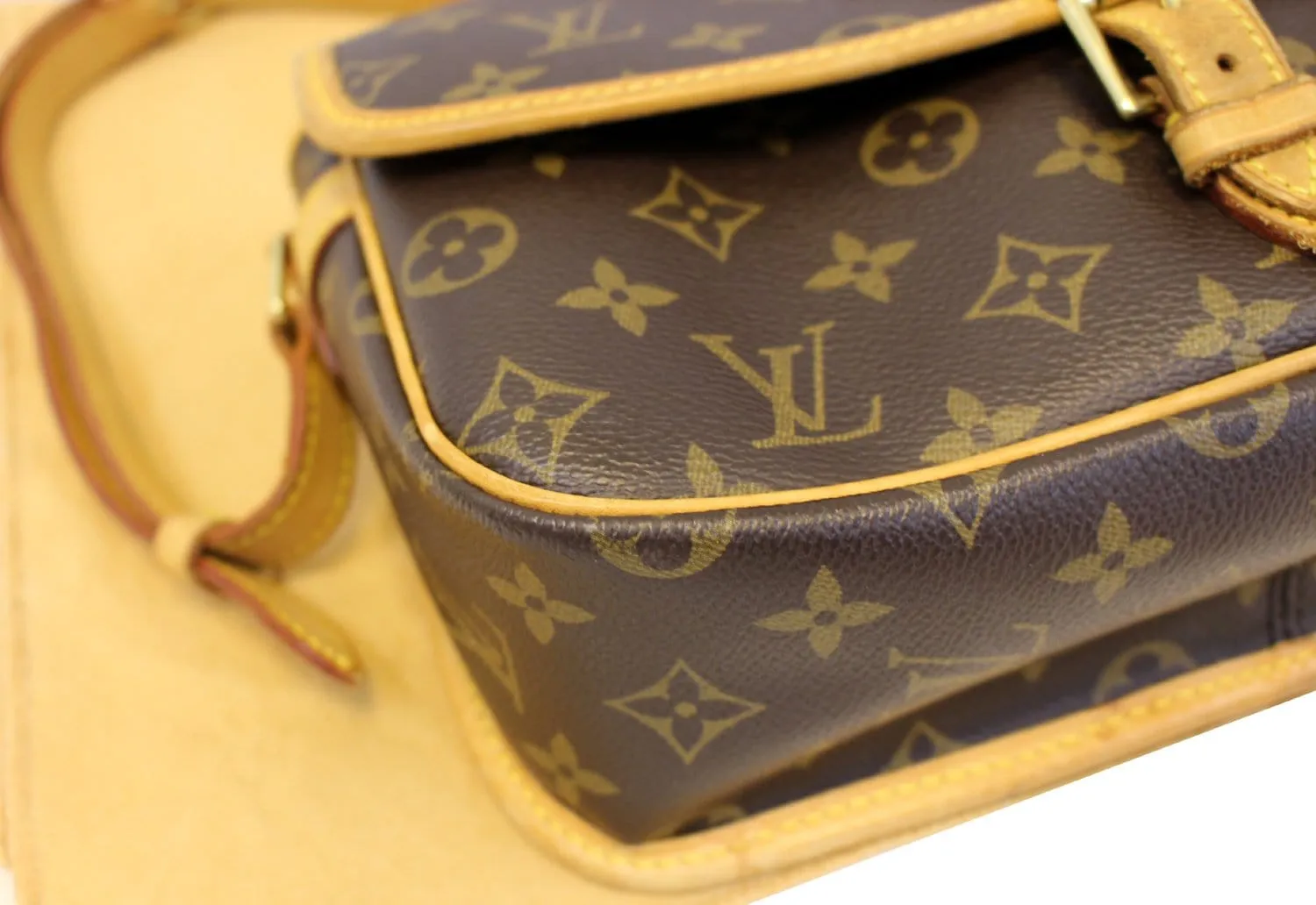LOUIS VUITTON Monogram Canvas Sologne Crossbody Shoulder Bag