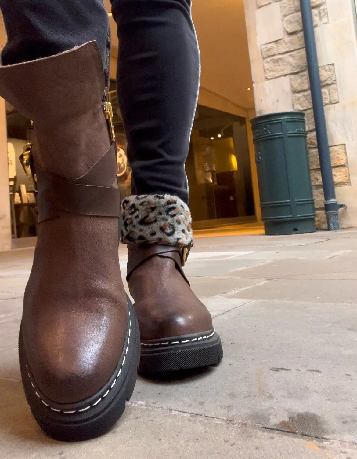 Lyone -Brown ankle boot