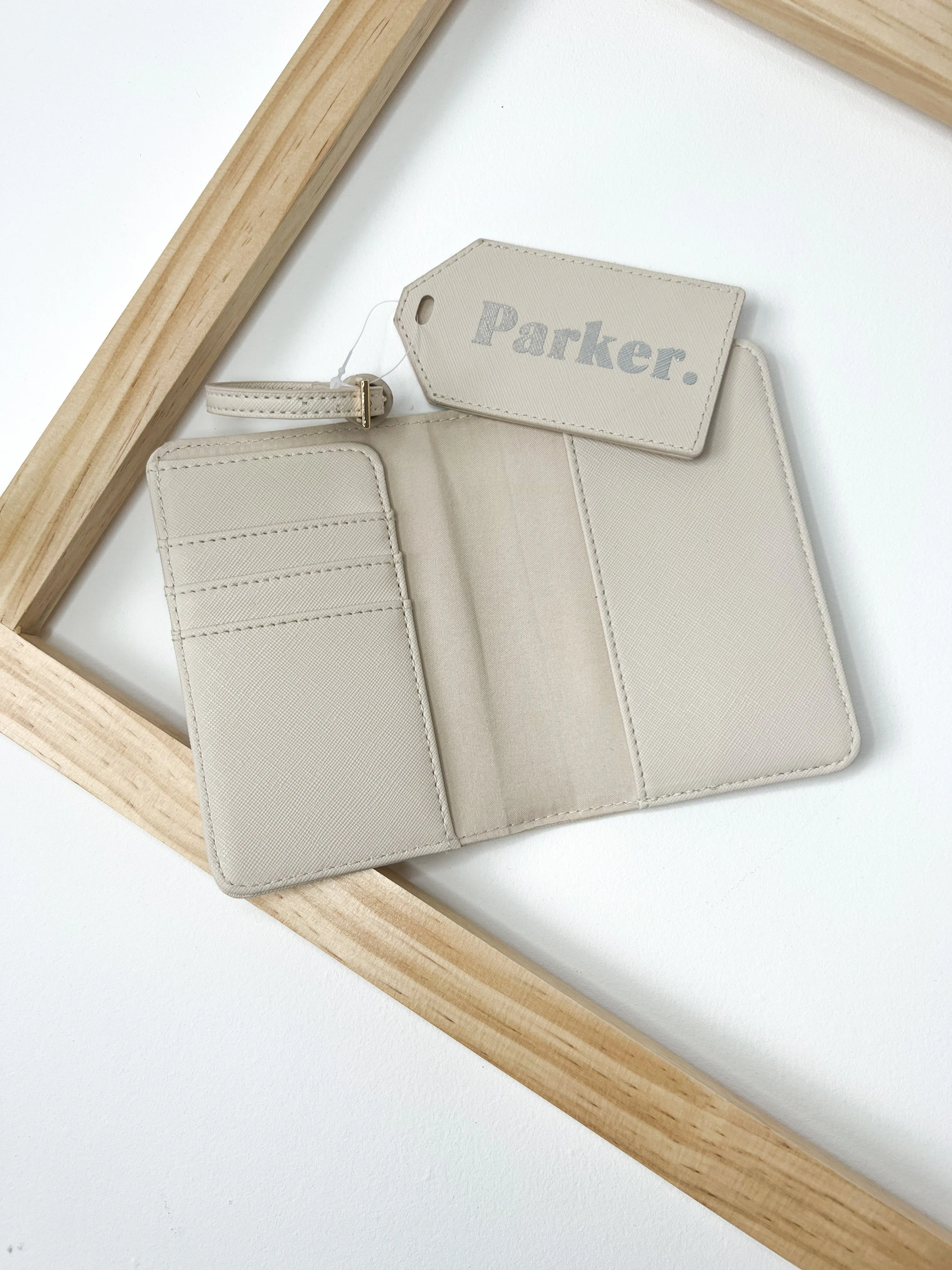 Passport & Tag Set