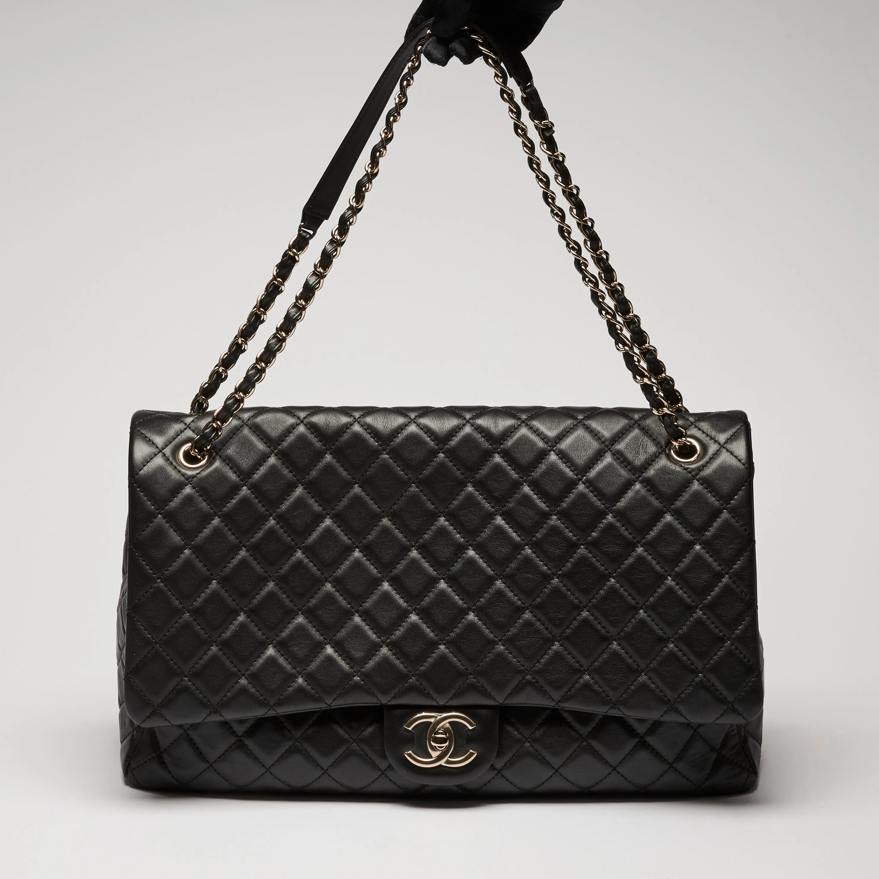 Pre-Loved Chanel™ Black Grained Leather XXL Flap Bag