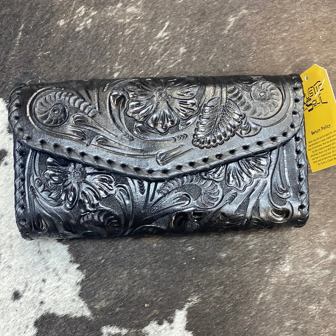 Que Chula Itzel Leather Clutch