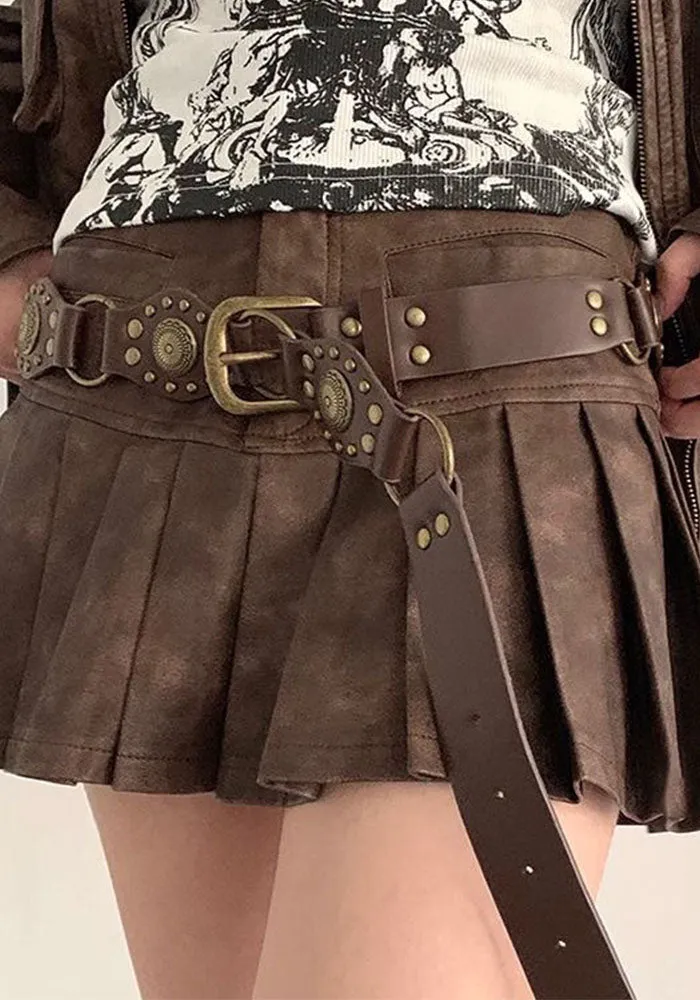 Statement-Making Vintage Rivet Embellished PU Leather Belt