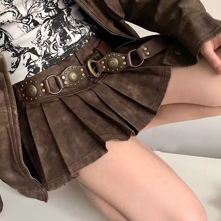 Statement-Making Vintage Rivet Embellished PU Leather Belt