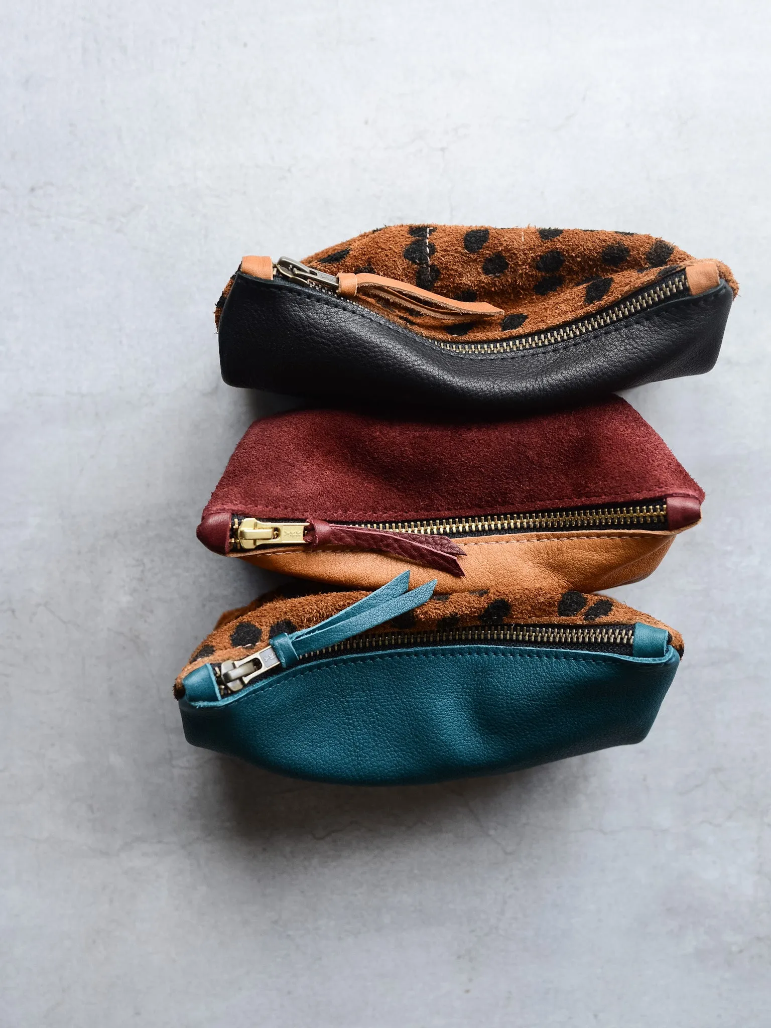 TEAL CHEETAH CONTRAST POUCH